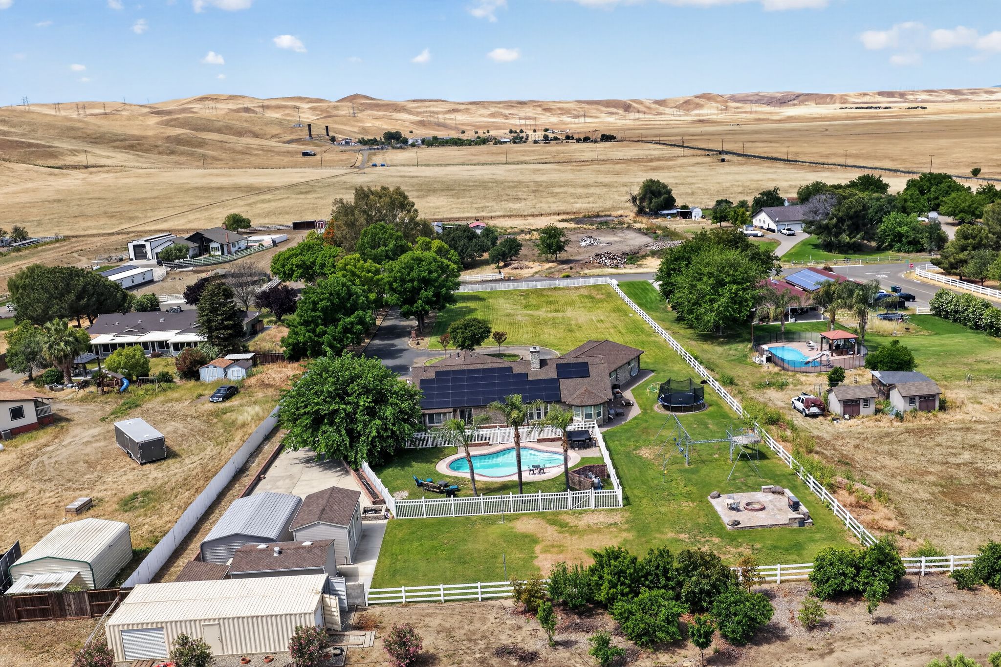 Where Country Life Meets Luxury Living!