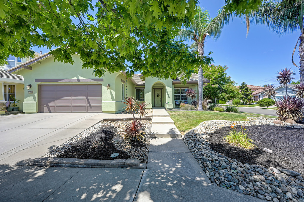 Move-In Ready Home in Lincoln with NO HOA just hit the market!